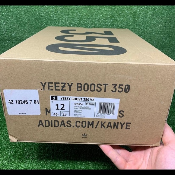 Yeezy 350 Zebra main image 4